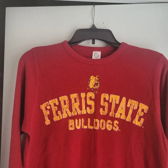 🟣Ferris State waffle knit long sleeve shirt - Picture 2 of 5